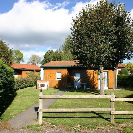 Gite Avec Cheminee, Terrasse Et Wifi - Animaux Acceptes - Fr-1-496-163 Usson-en-Forez Kültér fotó