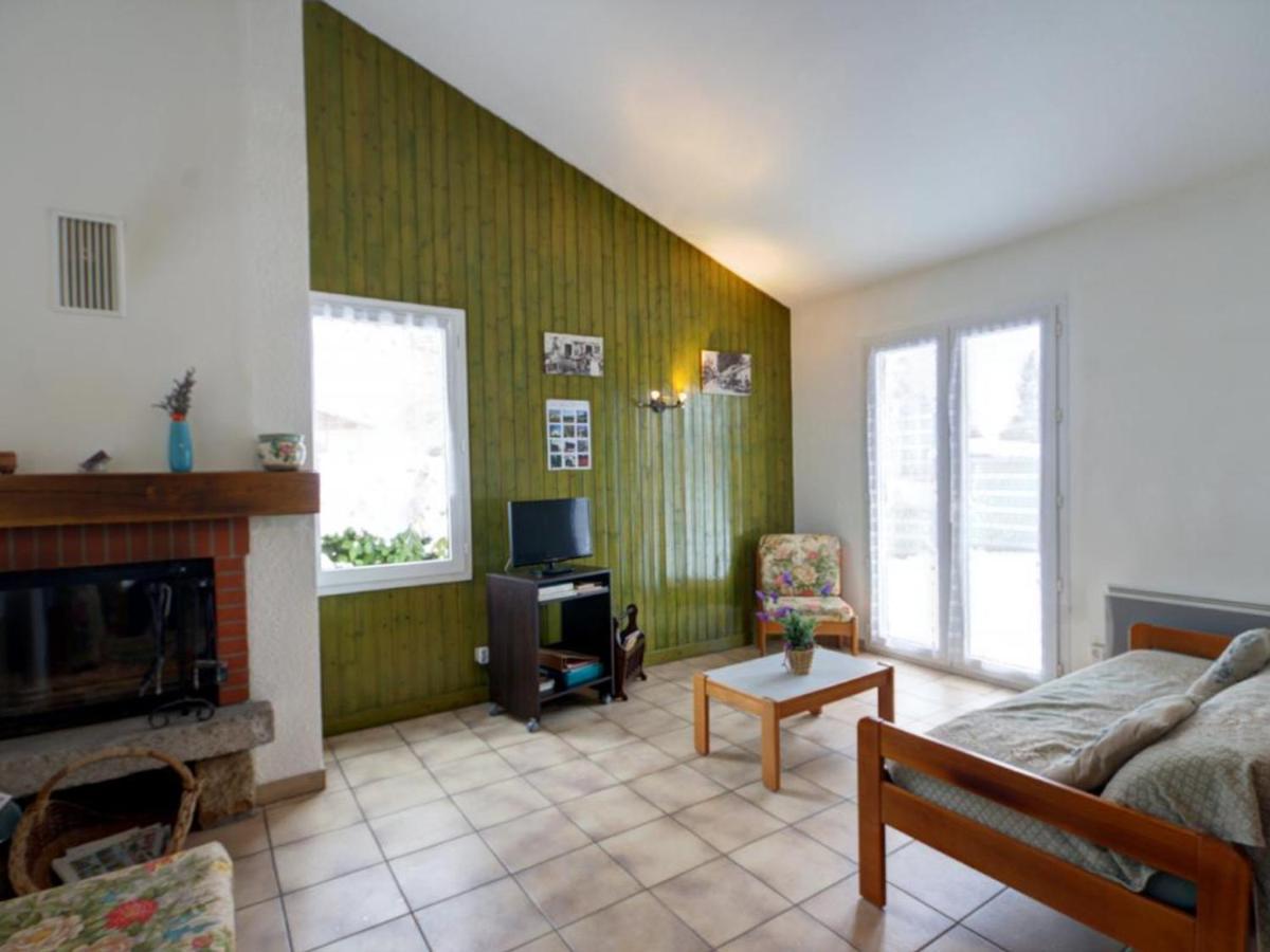 Gite Avec Cheminee, Terrasse Et Wifi - Animaux Acceptes - Fr-1-496-163 Usson-en-Forez Kültér fotó